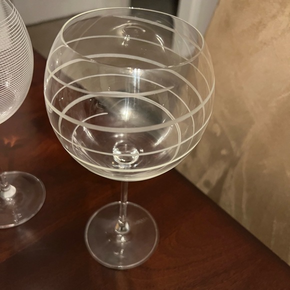 Mikasa Cheers set of 4 Balloon Wine Glasses - etched crystal - Picture 5 of 10